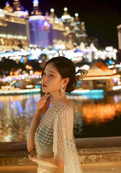 欧美裸b女人_DVD免费观看