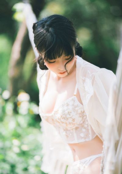 日韩亚中精品视频一区_720免费高清观看